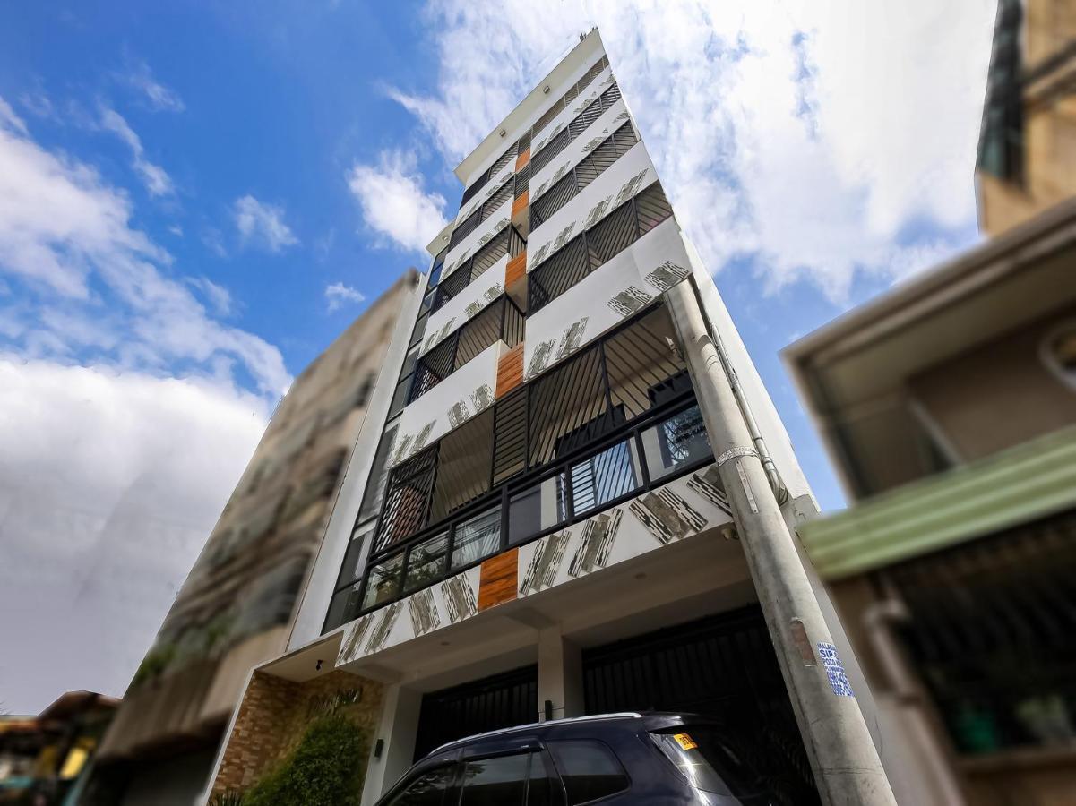 Oyo 848 Dona Aurora Condotel Quezon City Exteriör bild
