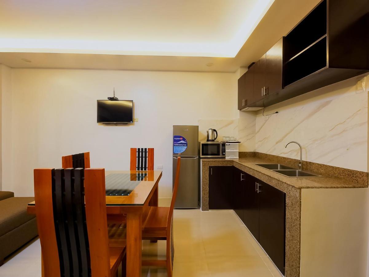Oyo 848 Dona Aurora Condotel Quezon City Exteriör bild
