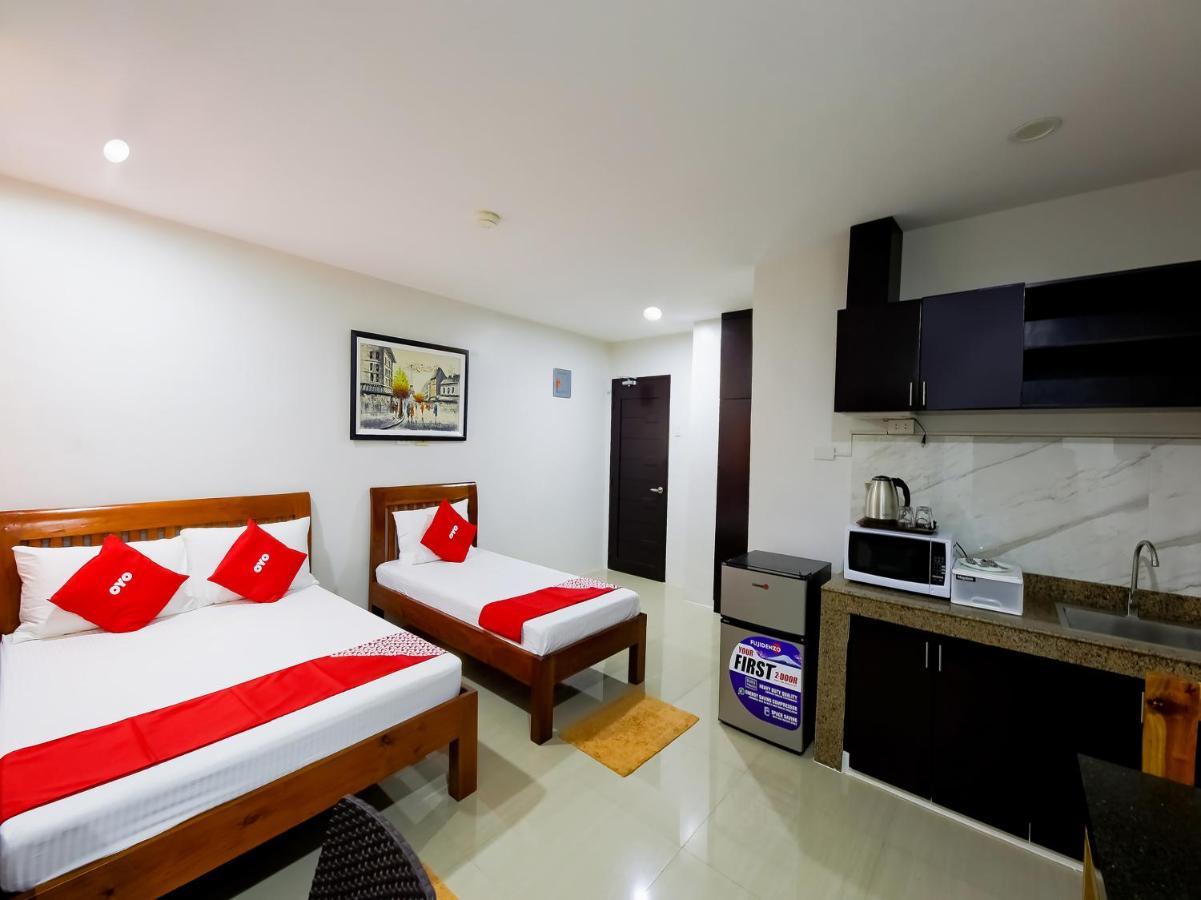 Oyo 848 Dona Aurora Condotel Quezon City Exteriör bild