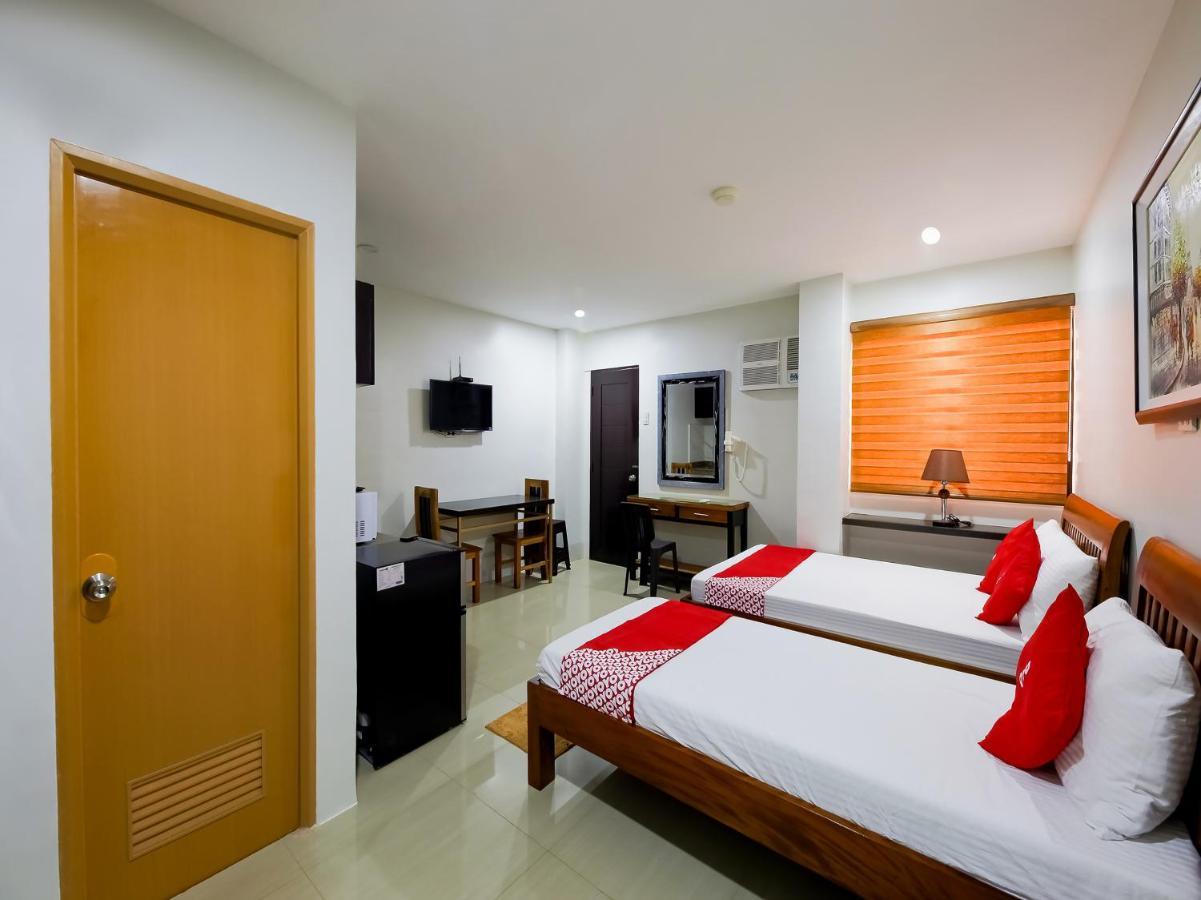 Oyo 848 Dona Aurora Condotel Quezon City Exteriör bild