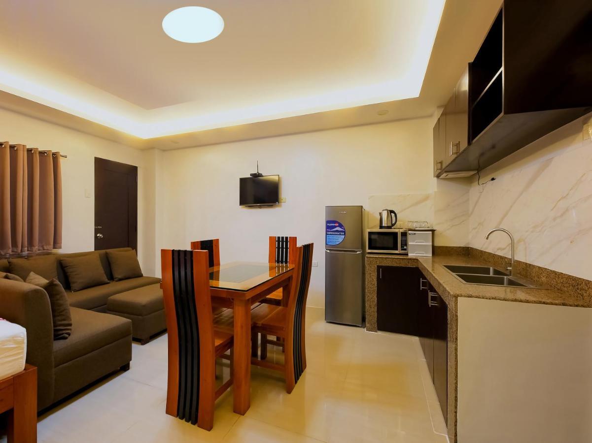 Oyo 848 Dona Aurora Condotel Quezon City Exteriör bild