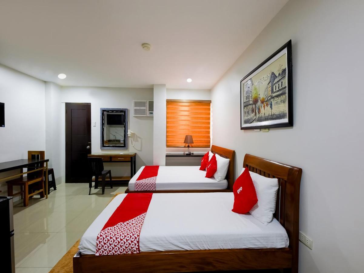 Oyo 848 Dona Aurora Condotel Quezon City Exteriör bild