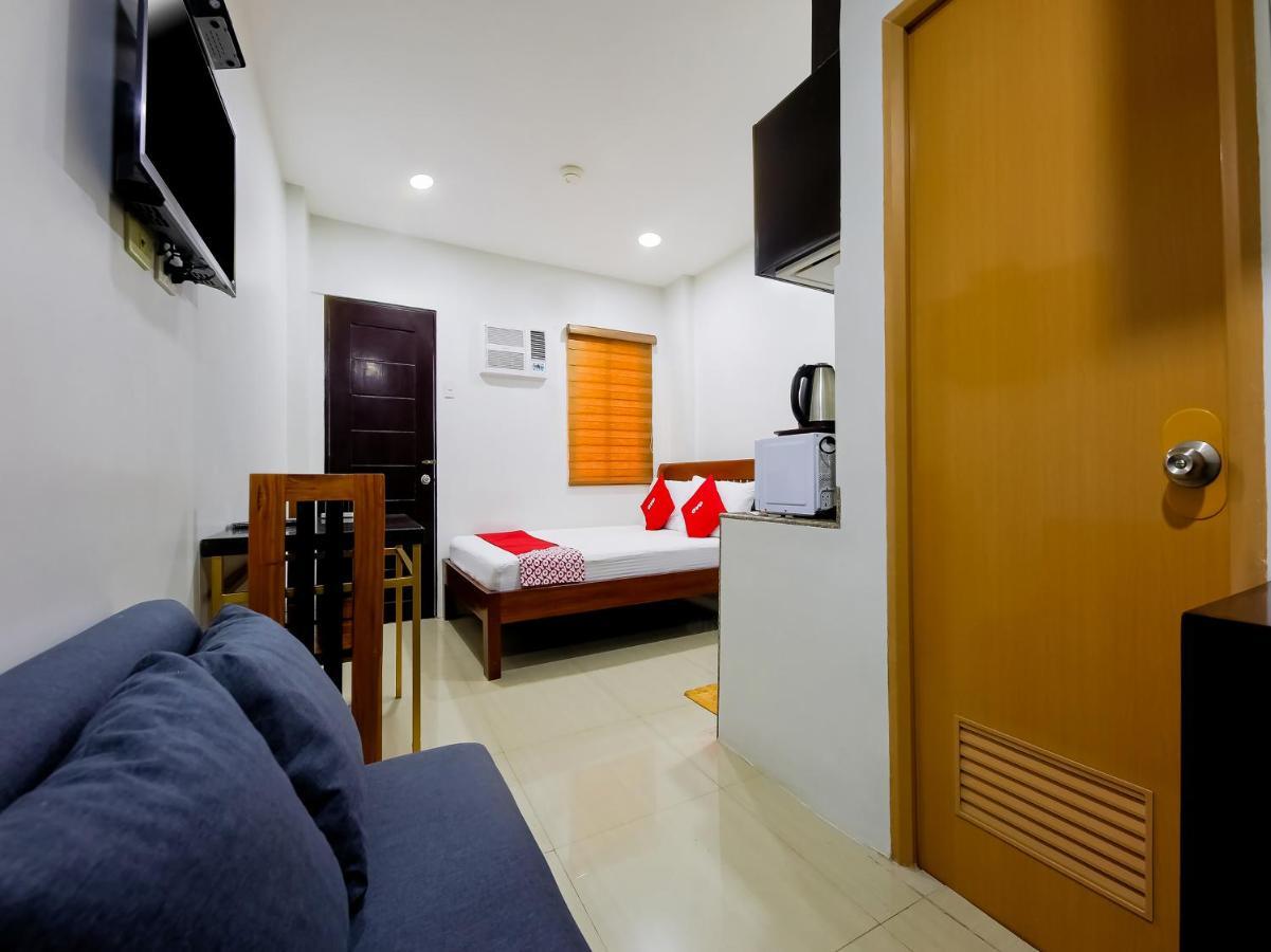 Oyo 848 Dona Aurora Condotel Quezon City Exteriör bild