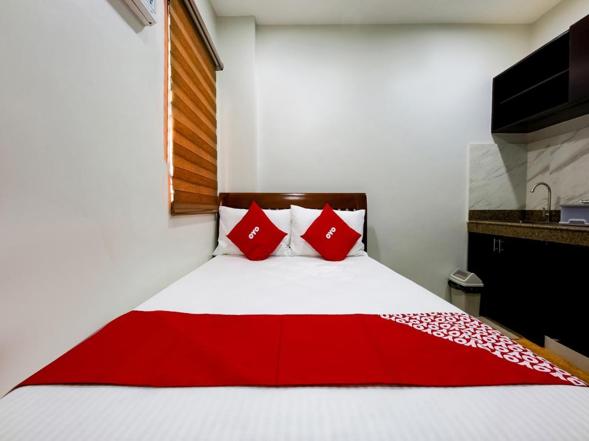 Oyo 848 Dona Aurora Condotel Quezon City Exteriör bild