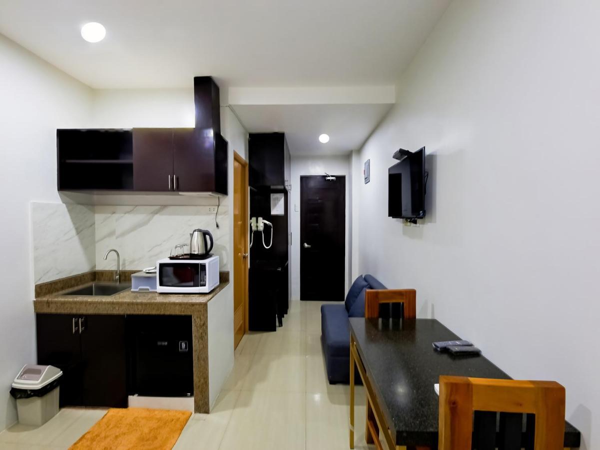 Oyo 848 Dona Aurora Condotel Quezon City Exteriör bild