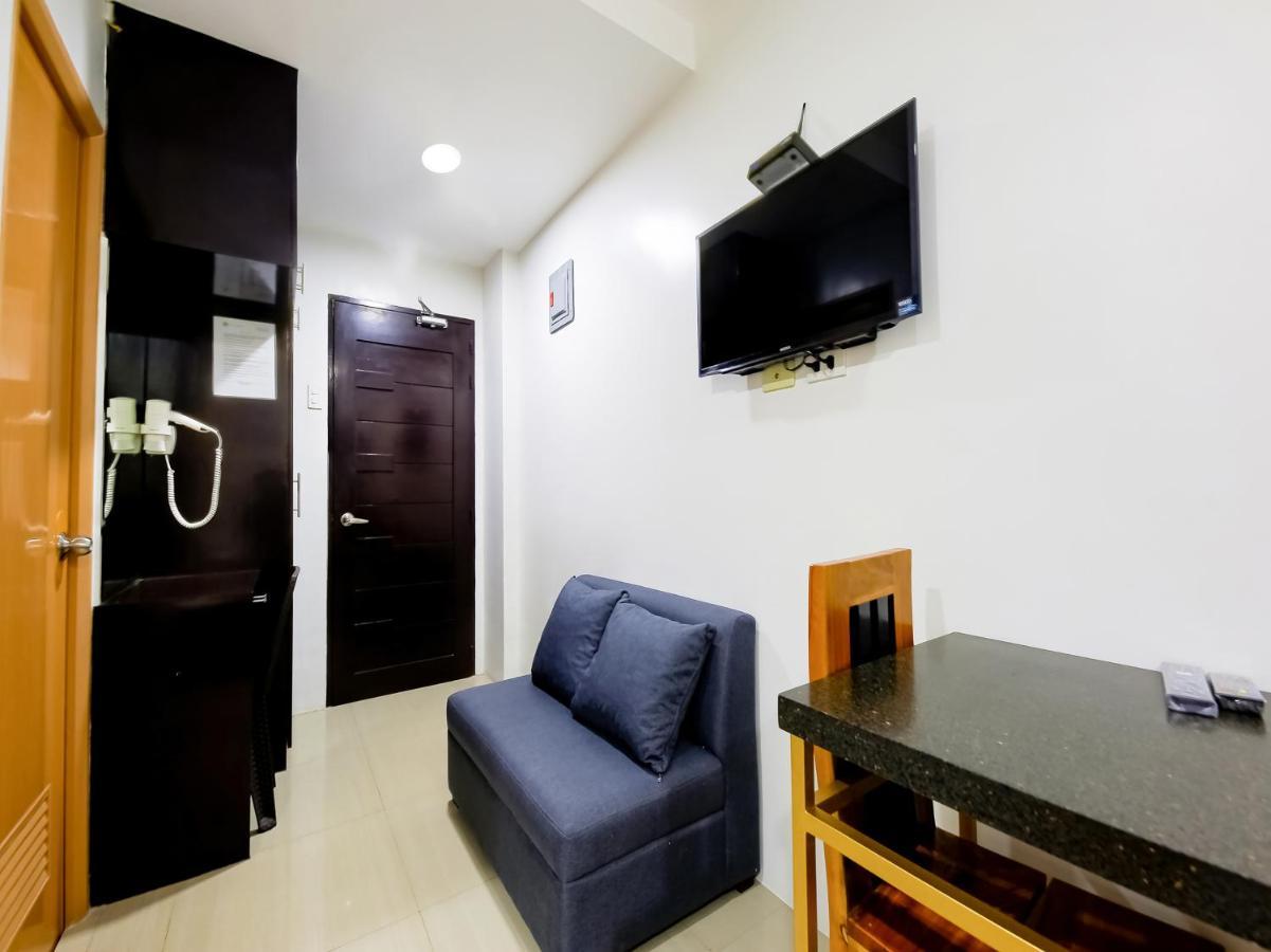Oyo 848 Dona Aurora Condotel Quezon City Exteriör bild