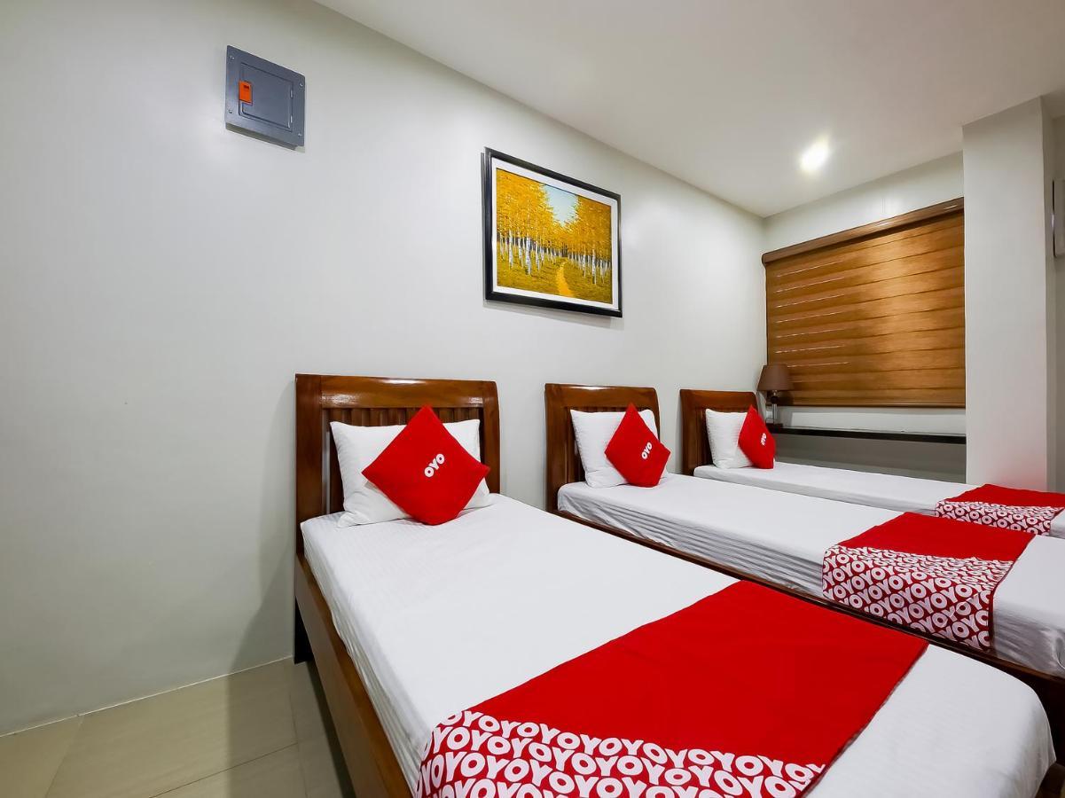 Oyo 848 Dona Aurora Condotel Quezon City Exteriör bild