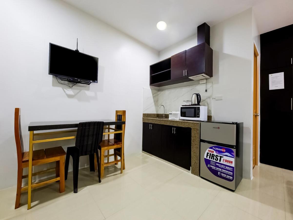 Oyo 848 Dona Aurora Condotel Quezon City Exteriör bild