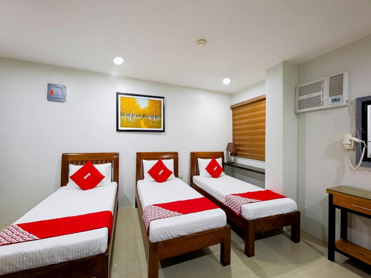 Oyo 848 Dona Aurora Condotel Quezon City Exteriör bild